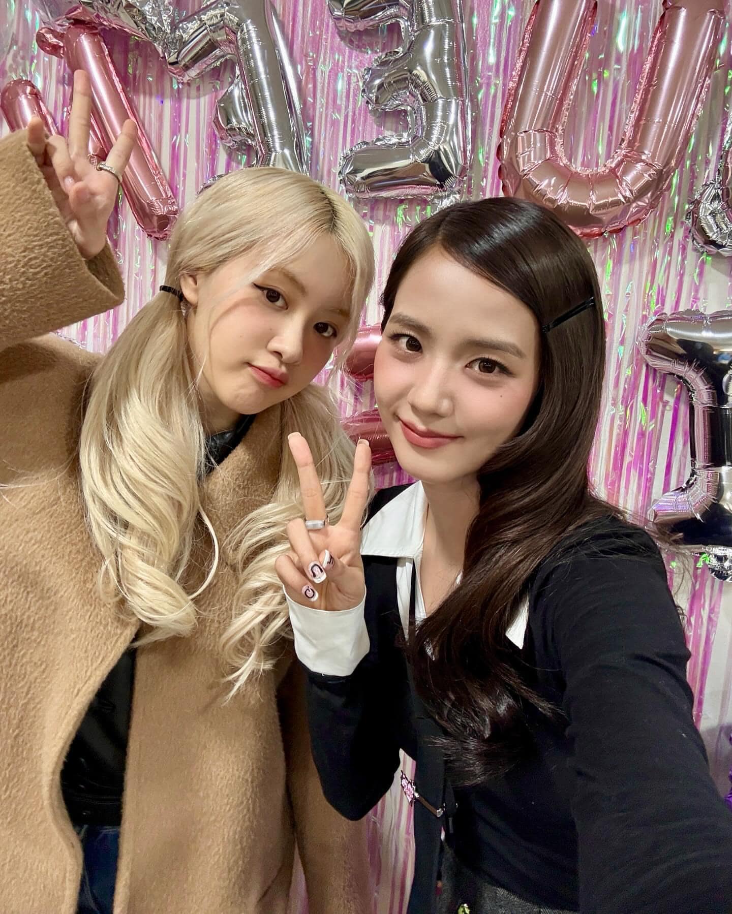 Rosé ve Jisoo Aynı Şehirden mi? Merak Edilen Gerçekler! - Kapak Görseli