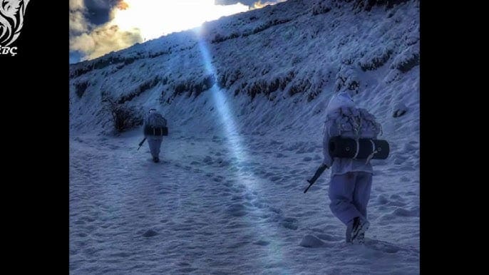 Kışlanın Kapısına Asker Resmi Asılmış mı? Gerçek Ne? - Kapak Görseli